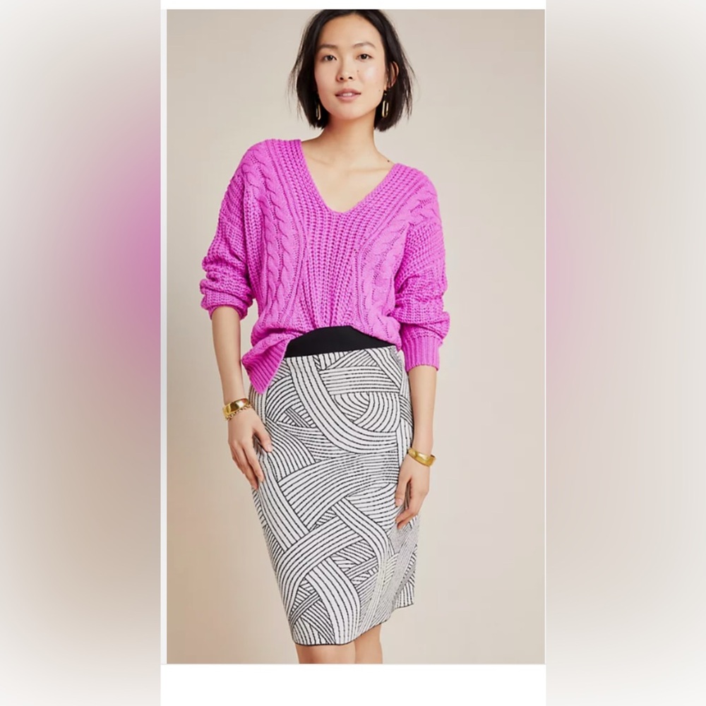 Monochrome Patterned Pencil Skirt